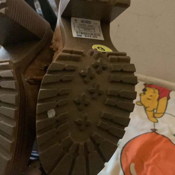 Booths, Brown - Picture 2 of 4